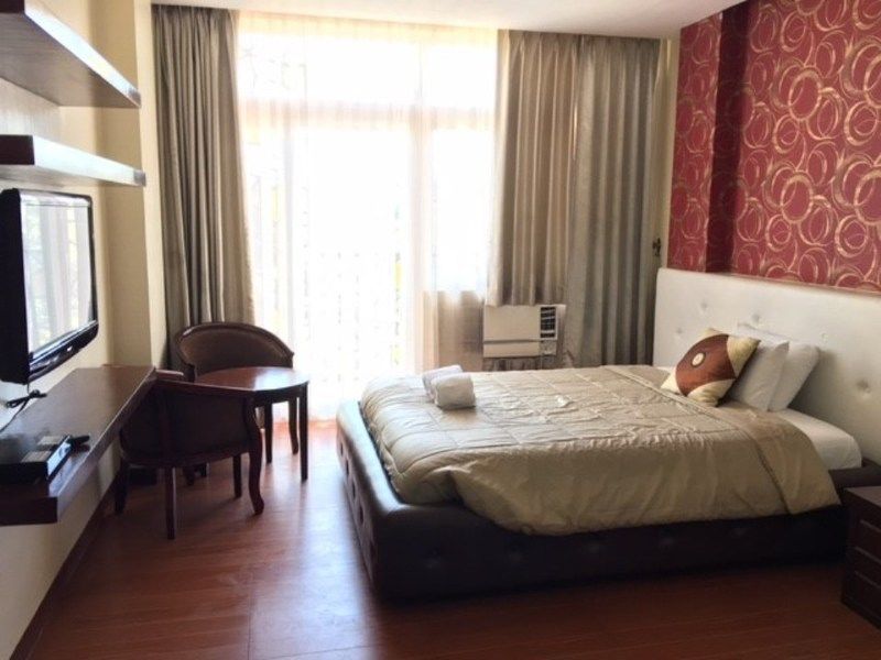 Oyo 159 San Remigio Pensionne Suites Cebú Exterior foto