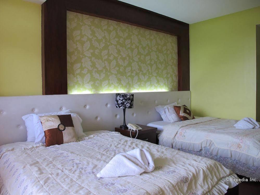 Oyo 159 San Remigio Pensionne Suites Cebú Exterior foto